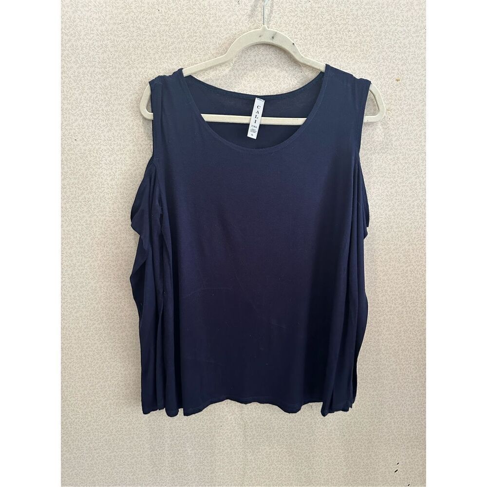 Cali cold shoulder long sleeve tee